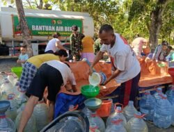 Kodim Bojonegoro Salurkan 32 Ribu Liter Air Bersih