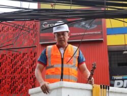 Tri Adhianto Tertibkan Kabel Semrawut Bekasi