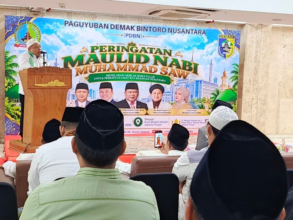 Maulid Nabi di Masjid Istiqlal, Fathan Subchi Ajak Warga Demak Jalin Silaturahmi dan Pengabdian