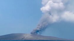 Lima Jurnalis Hilang Kontak Saat Meliput Erupsi Gunung Anak Krakatau, Basarnas Lakukan Pencarian