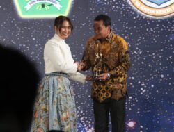 Bupati Tangerang Raih Penghargaan Inovasi Ekonomi Kreatif