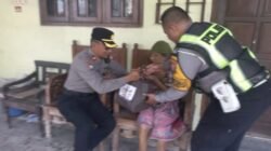 Jumat Berkah, Polsek Taman Berbagi Sembako untuk Warga yang Membutuhkan