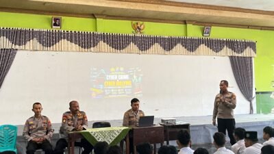 Polisi Sidoarjo Edukasi Pelajar SMA Wachid Hasyim 2 Bahaya Radikalisme