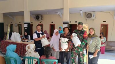 Koramil Wonoasih Berperan Aktif Dalam Pendampingan Pendistribusian Bantuan Pangan