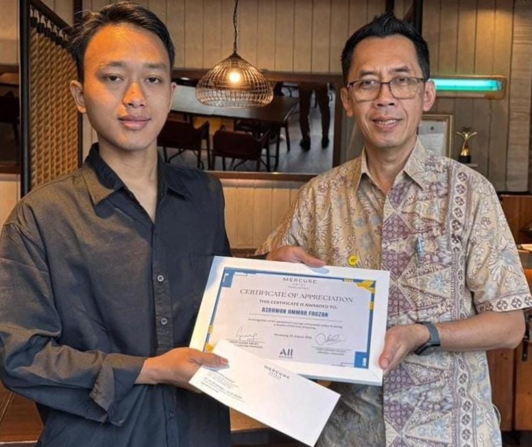 Lulusan Aero Astra Raih Penghargaan Mercure