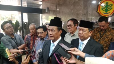 Amran Lantik Tiga Pejabat Bapanas, Harga Pangan Jadi Fokus