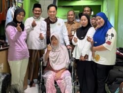 Peduli Bukan Saat Kampanye, Kevin Wu Hadir Salurkan Kursi Roda untuk Warga Jakarta Barat