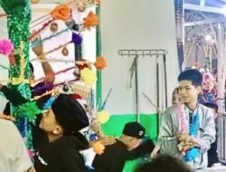 Tradisi Berebut Telur dan Uang Warnai Maulid Nabi di Pejagalan Jakarta Utara