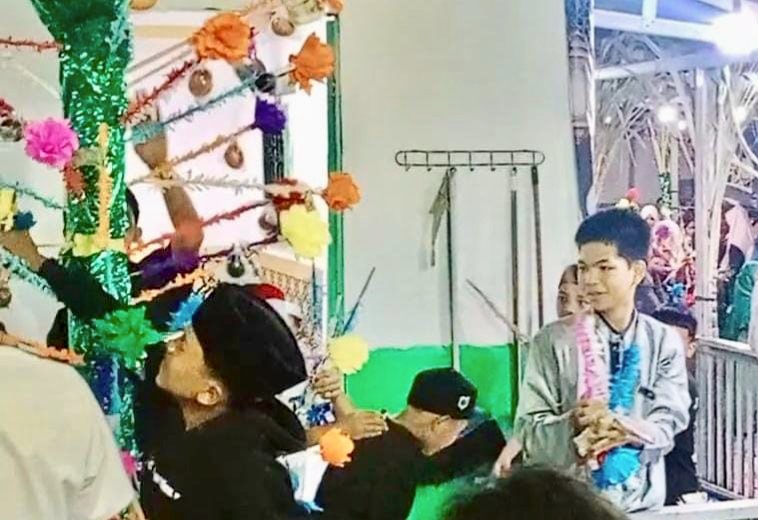 Tradisi Berebut Telur dan Uang Warnai Maulid Nabi di Pejagalan Jakarta Utara