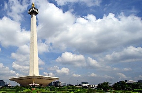 Cuaca Jakarta Hari Ini Cerah Berawan, Hujan Ringan Berpotensi Turun Sore hingga Malam