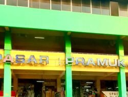 Abu Vulkanik Krakatau Terdeteksi di Jakarta, Toko Masker Pasar Pramuka Diserbu Warga