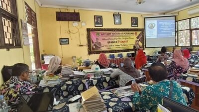 Nurul Mawaridah Ajak Guru SMPN 4 Pasuruan Temukan Titik Balik PjBL