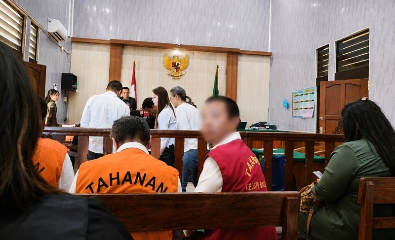 Imigrasi Ngurah Rai Kawal Sidang WNA Tiongkok Pengguna Paspor Malaysia Palsu