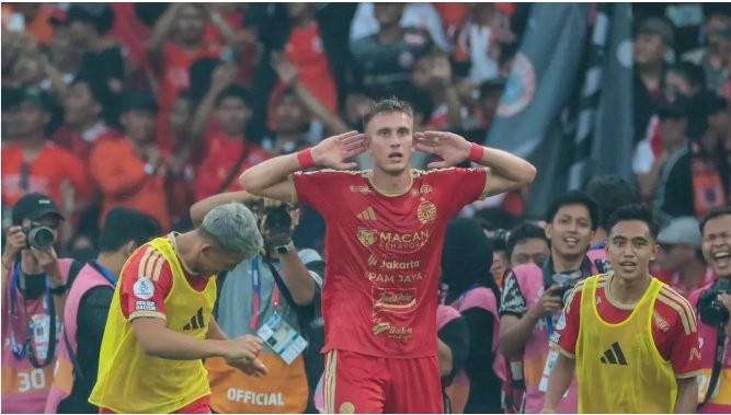 Persija Tekuk Persib 2-1 di SUGBK