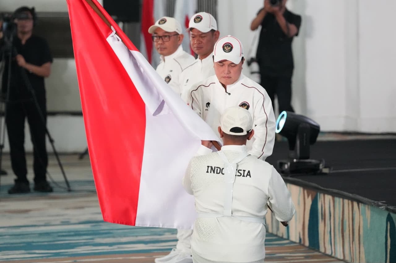 Ayu dan Daniel Jadi Flag Bearer Indonesia