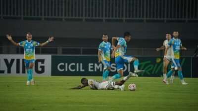 Semen Padang FC Takluk 1-2 dari Persikad