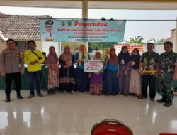 Babinsa Desa Winong Dampingi Penyaluran BLT-DD kepada 11 Keluarga Penerima Manfaat