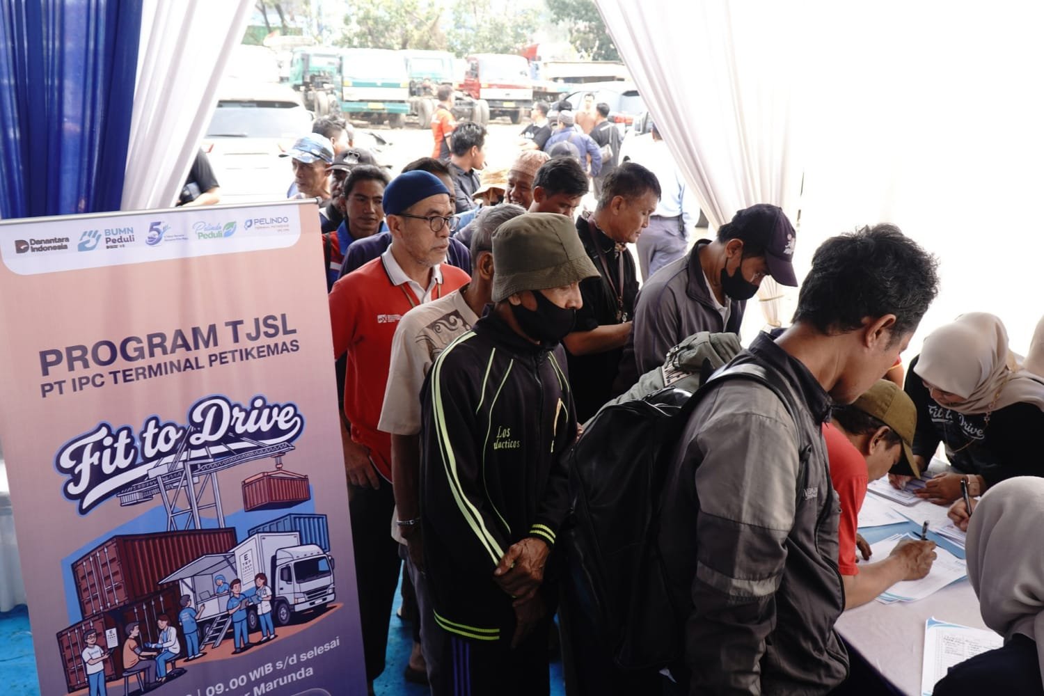 Tekan Risiko Kecelakaan Logistik, IPC TPK Fasilitasi Cek Kesehatan dan Kacamata Gratis bagi 150 Sopir Truk Peti Kemas