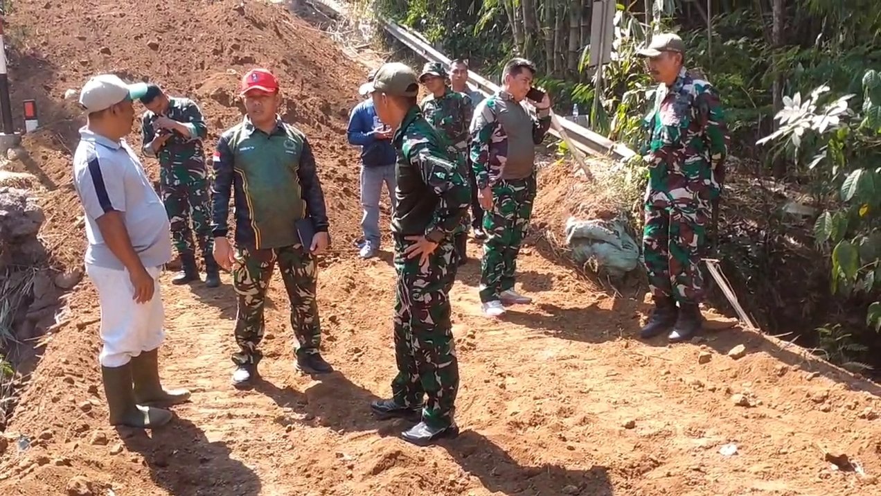 Pastikan Sesuai Target, Dandim Tinjau Pembangunan Jembatan Garuda Di Tiga Kecamatan