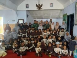 Kenalkan Tentara Sejak Usia Dini, TK PKK Tunas Suci Desa Randujajak Kunjungi Koramil Besuk