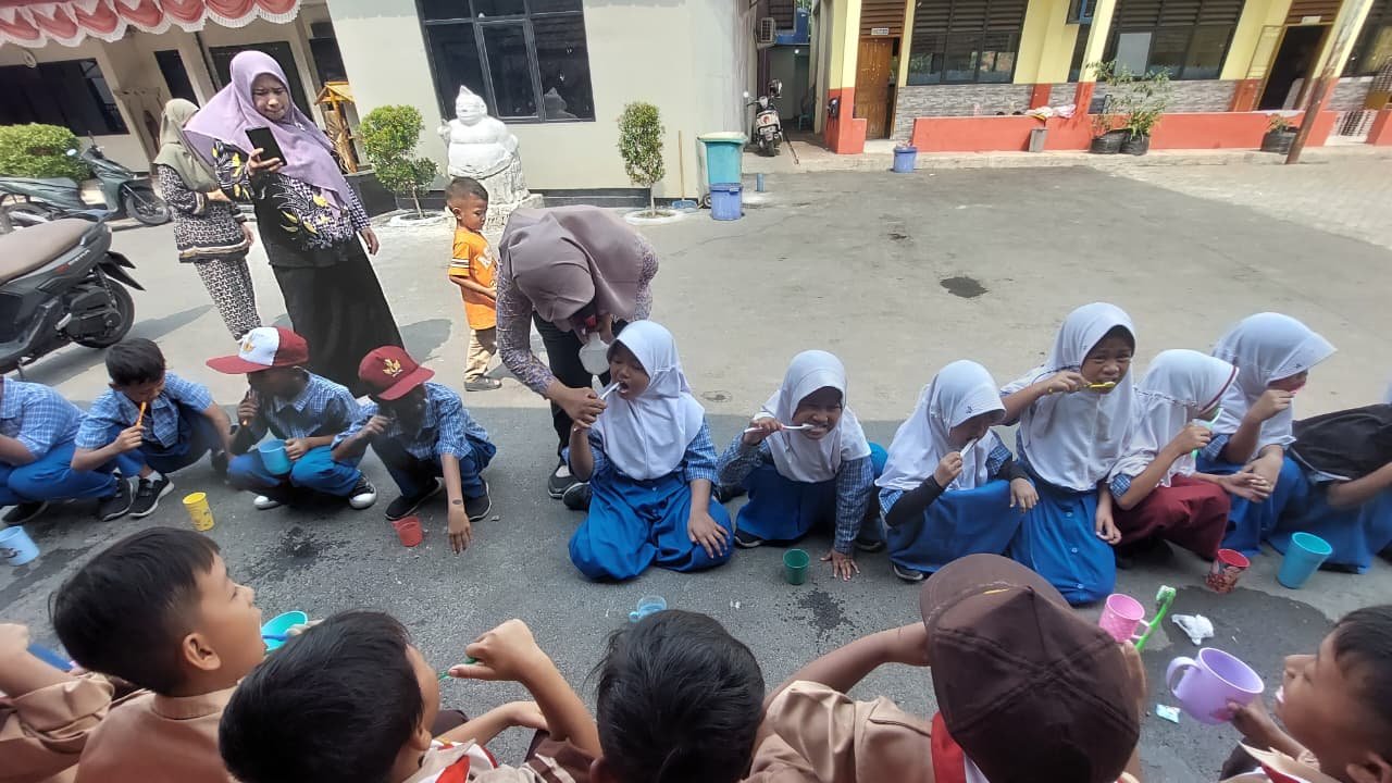 UPTD Puskesmas Kresek Tangerang Edukasi Ratusan Murid SDN Jaga Kesehatan Gigi Sejak Dini