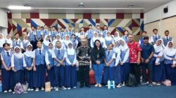 Pelindo Kenalkan Dunia Maritim kepada Siswa SMPN 129 Jakarta melalui Edukasi Kemaritiman