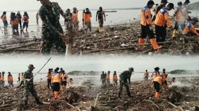 Cegah Banjir dan Jaga Kelestarian Lingkungan, Babinsa Nguling Bersama Warga Bersihkan Muara Sungai Lawean