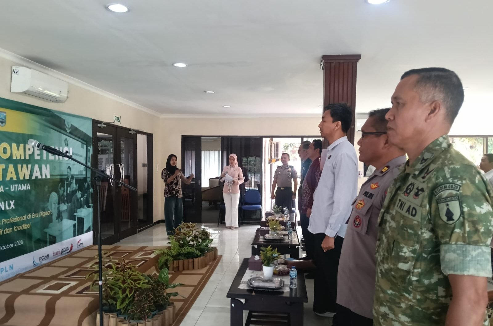 Asah Kompetensi Jurnalis, Danramil Paiton Hadiri Gelaran UKW PWI Probolinggo Raya Angkatan 60