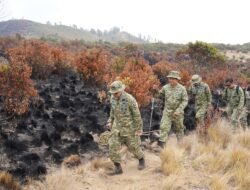 Jalan Kaki 12 Jam Susuri Gunung Lawu, Danrem Erwin Perkuat Mitigasi Karhutla