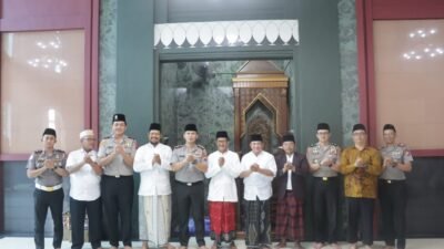 Sidoarjo Ayo Shalat Jumat Polresta Gelar Shalat Jumat Keliling dan Peduli Masyarakat