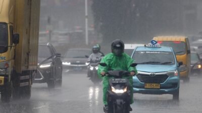 Cek Cuaca Jakarta Malam Minggu, Hujan Ringan Berpotensi Guyur 5 Wilayah