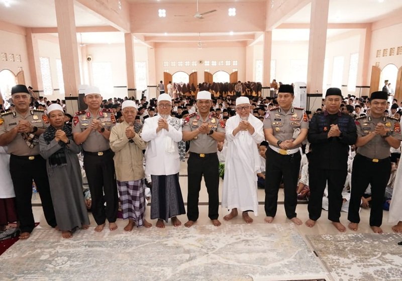 Kapolda NTB Gelar Jumat Keliling di Ponpes Nurul Hakim, Ajak Santri Jaga Kamtibmas
