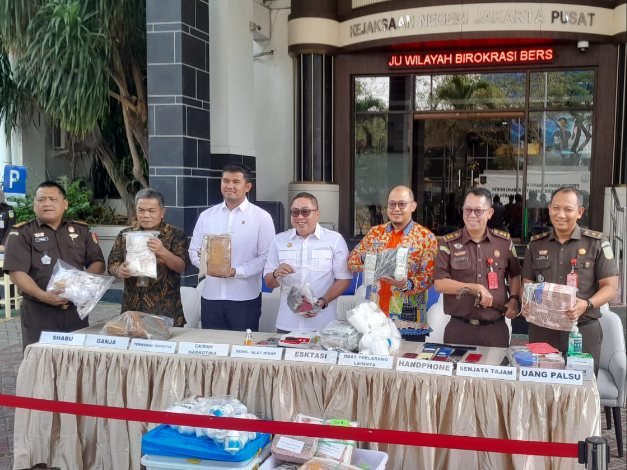Kejari Jakarta Pusat Musnahkan Barang Bukti 108 Perkara, Ada 803 Gram Sabu dan Uang Palsu