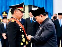 Prabowo Anugerahkan Bintang Mahaputera kepada Listyo Sigit dan Dedi Prasetyo