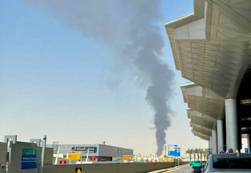 Serangan di Bandara Riyadh Tewaskan 12 Orang, KBRI Pantau Kondisi WNI