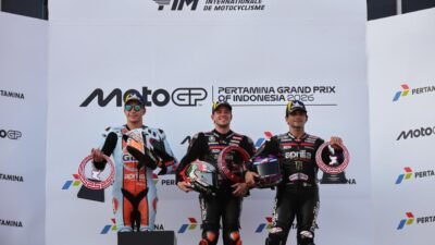 Erick Thohir Serahkan Trofi MotoGP Mandalika 2026