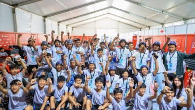 Siswa SMK Lombok Belajar Motorsport di Paddock Mandalika